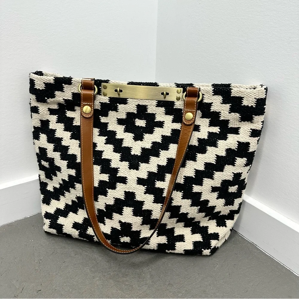 ⛔️SOLD⛔️Patricia Nash Black & Cream Hand Loomed Aztec Pattern Leather Strap Tote - Picture 1 of 10